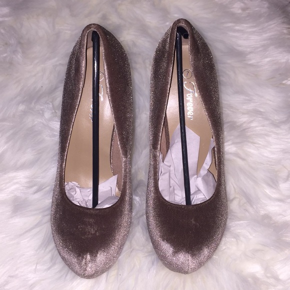 Heels - Picture 2 of 3